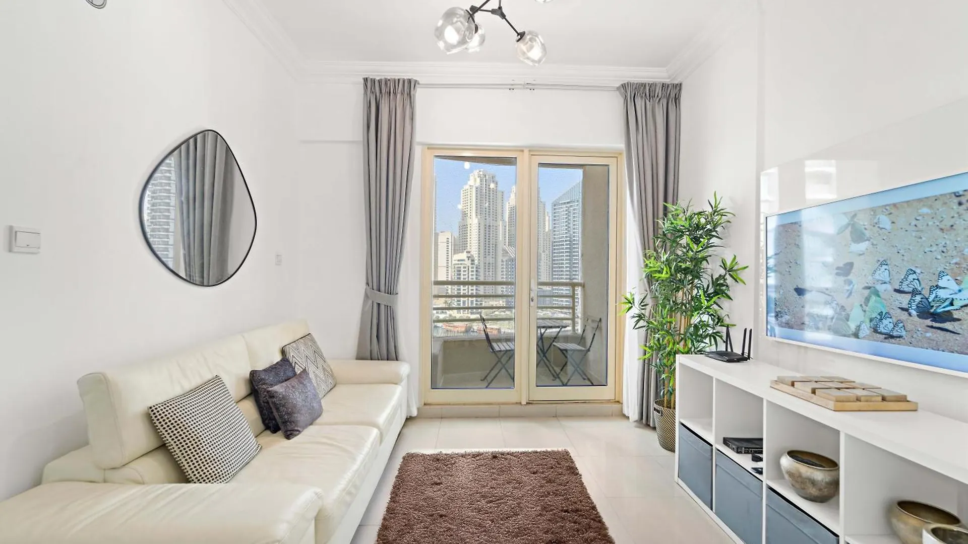 Lovely 1Br In Manchester Tower With Pool And Gym Dubai